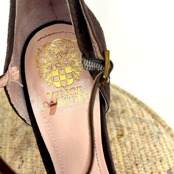 Vince Camuto size 8 sude and leather. Preowned - Picture 5 of 9